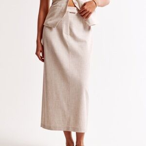 NWT. Abercrombie & Fitch Tailored Maxi Skirt.